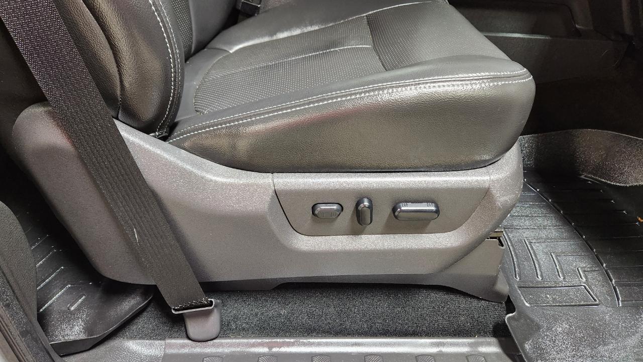 Ford F-350 SD Lariat Crew Cab Long Bed DRW 4WD 2012