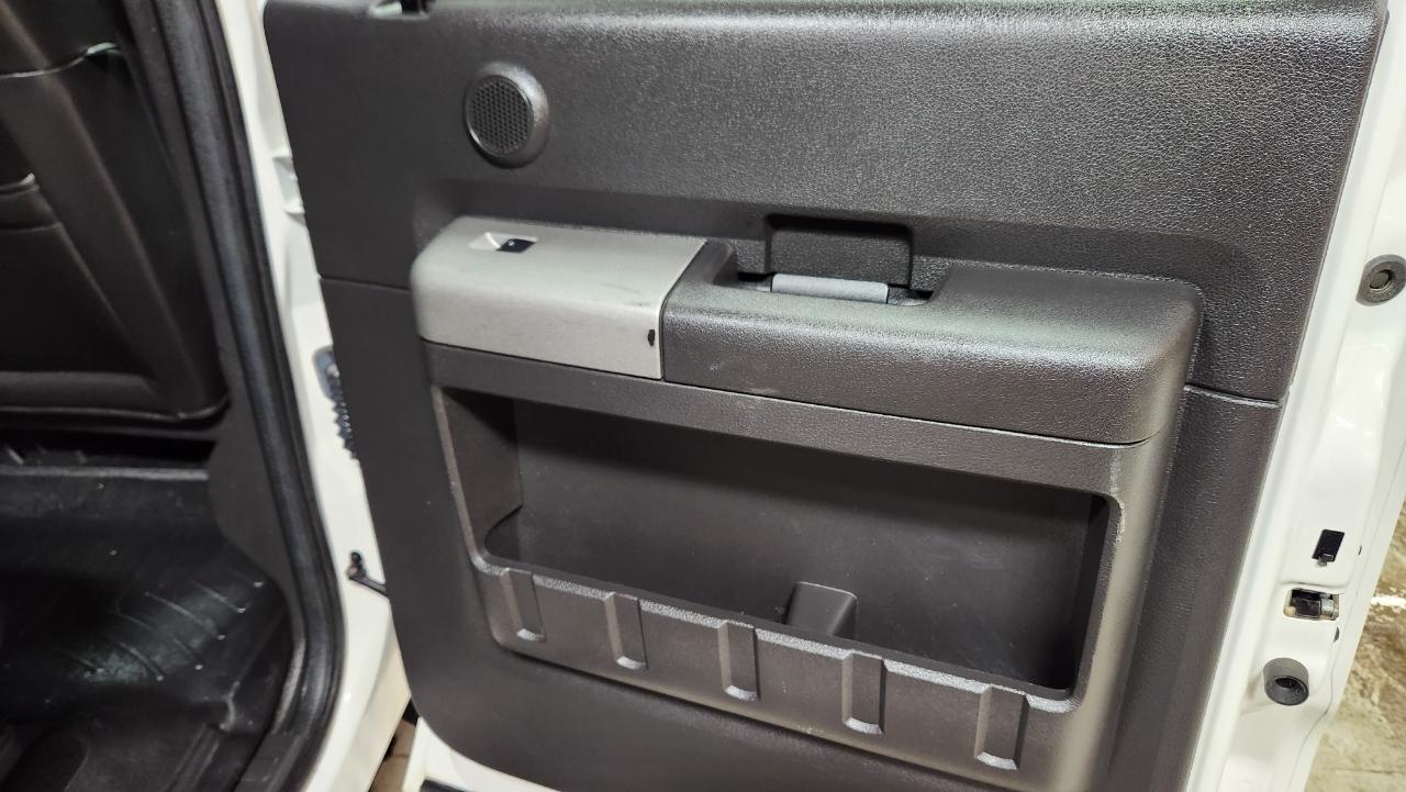 Ford F-350 SD Lariat Crew Cab Long Bed DRW 4WD 2012