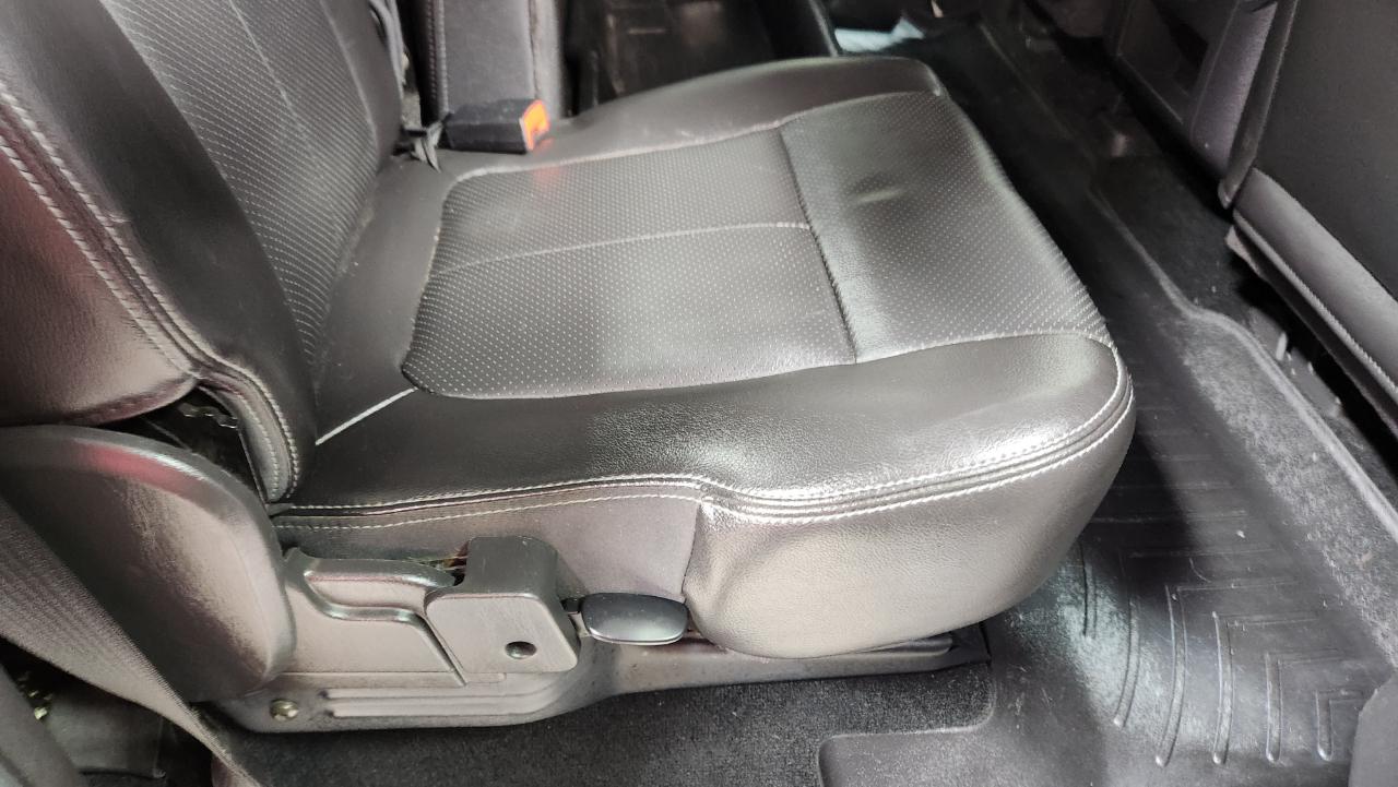 Ford F-350 SD Lariat Crew Cab Long Bed DRW 4WD 2012