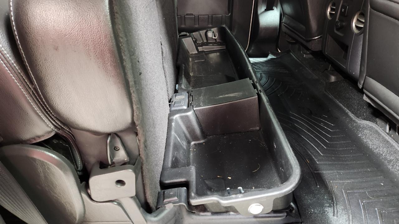 Ford F-350 SD Lariat Crew Cab Long Bed DRW 4WD 2012