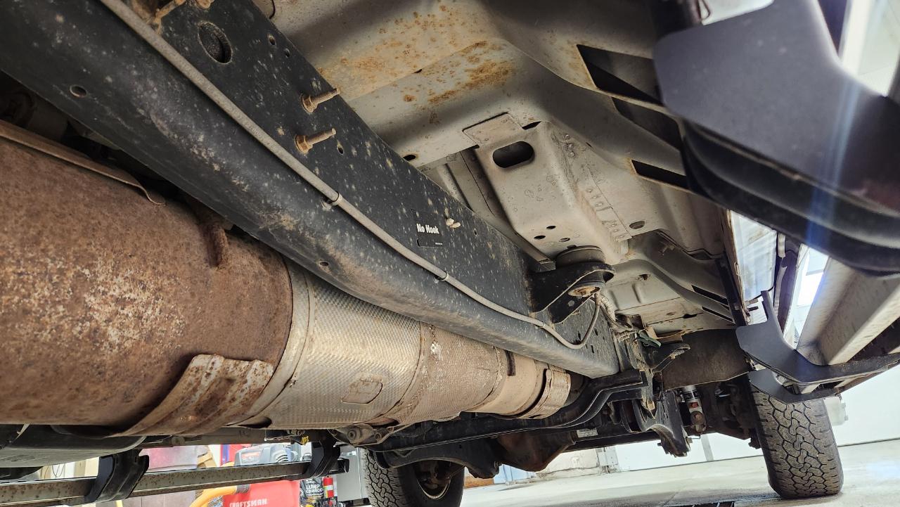 Ford F-350 SD Lariat Crew Cab Long Bed DRW 4WD 2012