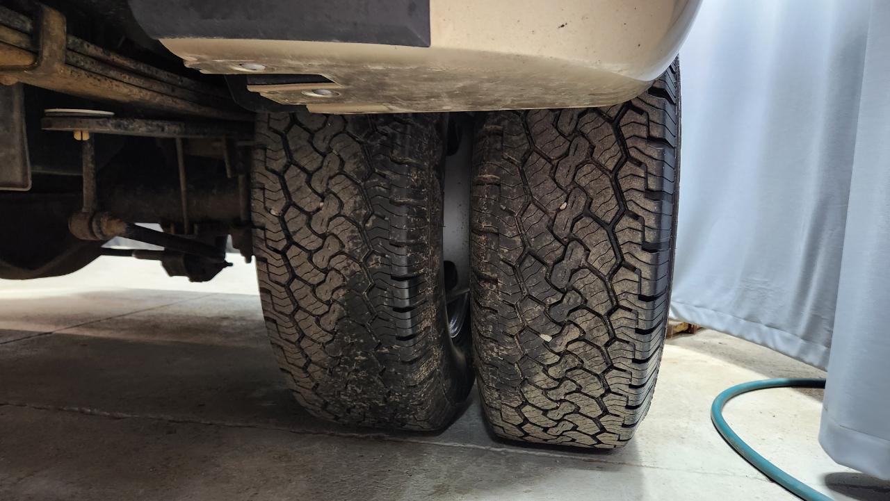 Ford F-350 SD Lariat Crew Cab Long Bed DRW 4WD 2012