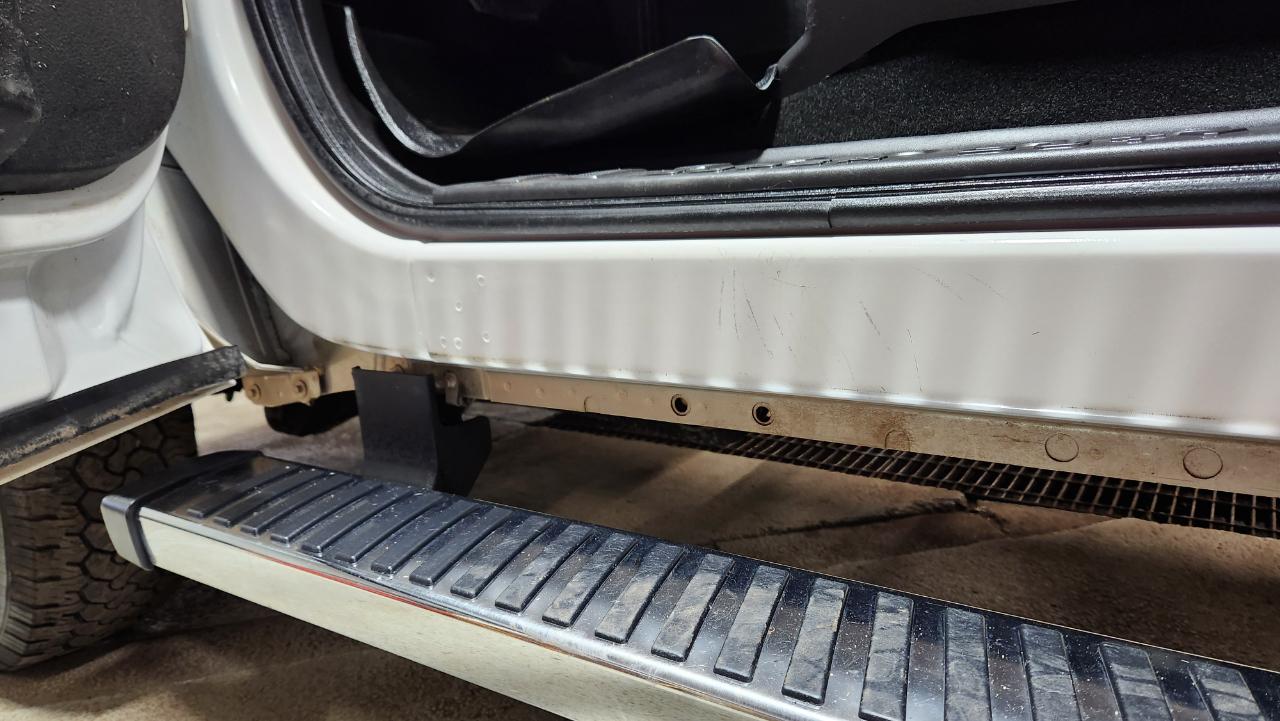 Ford F-350 SD Lariat Crew Cab Long Bed DRW 4WD 2012