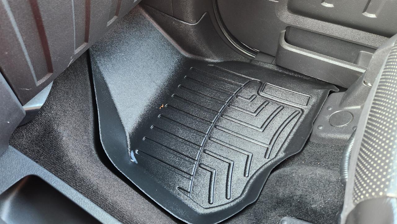 Ford F-350 SD Lariat Crew Cab Long Bed DRW 4WD 2012