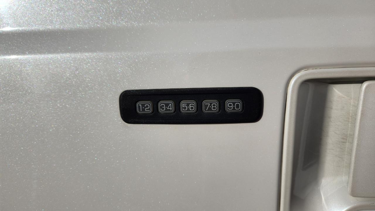 Ford F-350 SD Lariat Crew Cab Long Bed DRW 4WD 2012