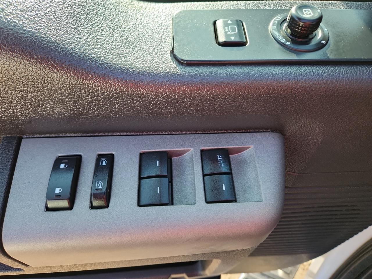 Ford F-350 SD Lariat Crew Cab Long Bed DRW 4WD 2012