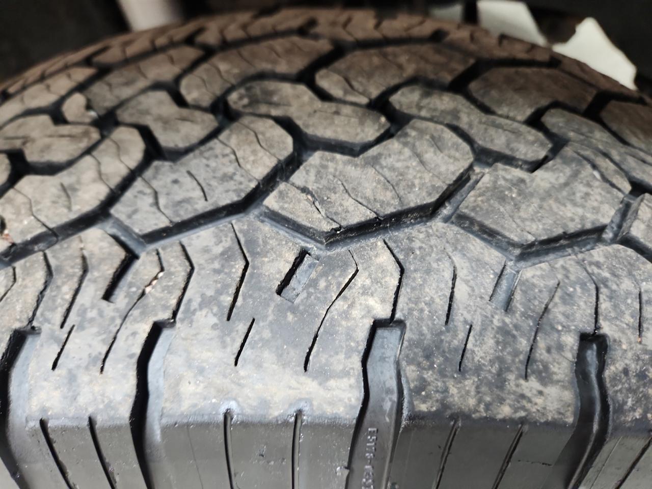 Ford F-350 SD Lariat Crew Cab Long Bed DRW 4WD 2012