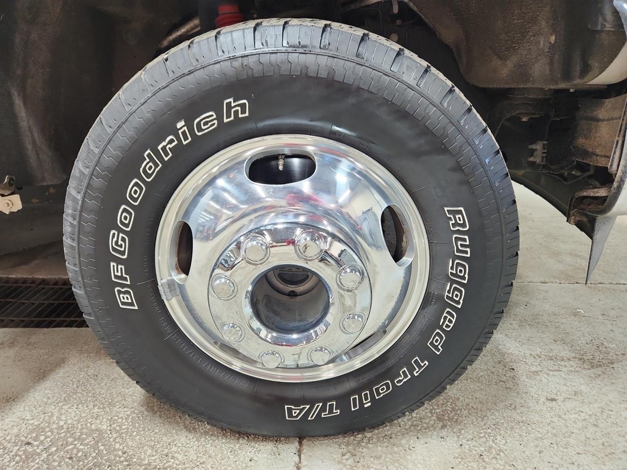 Ford F-350 SD Lariat Crew Cab Long Bed DRW 4WD 2012