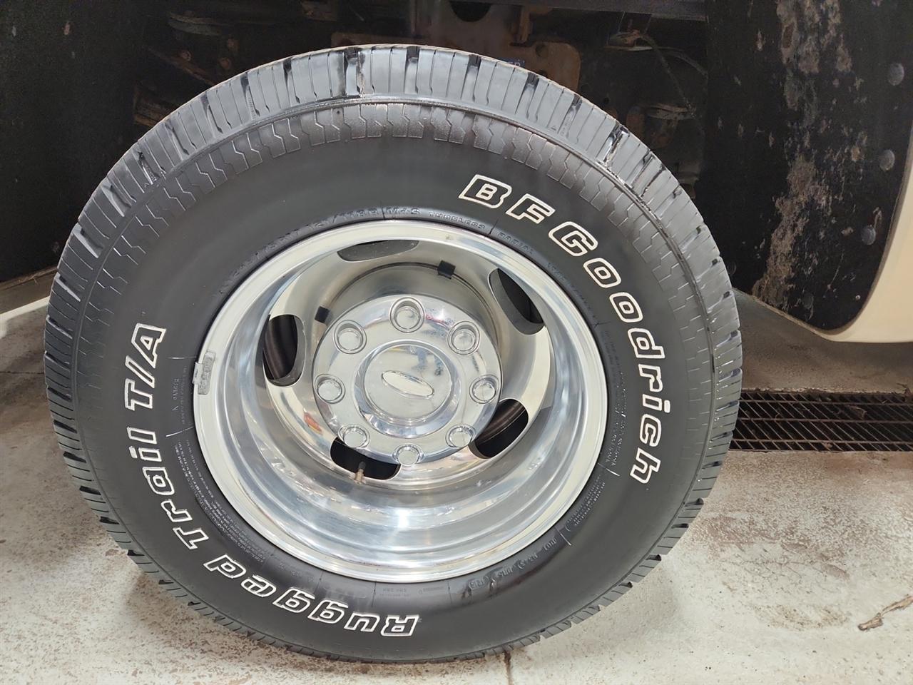 Ford F-350 SD Lariat Crew Cab Long Bed DRW 4WD 2012