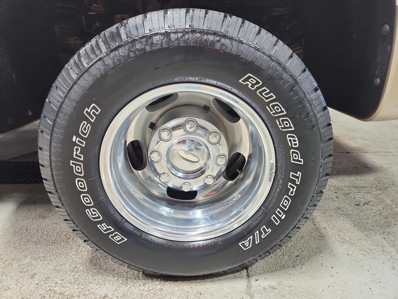 Ford F-350 SD Lariat Crew Cab Long Bed DRW 4WD 2012