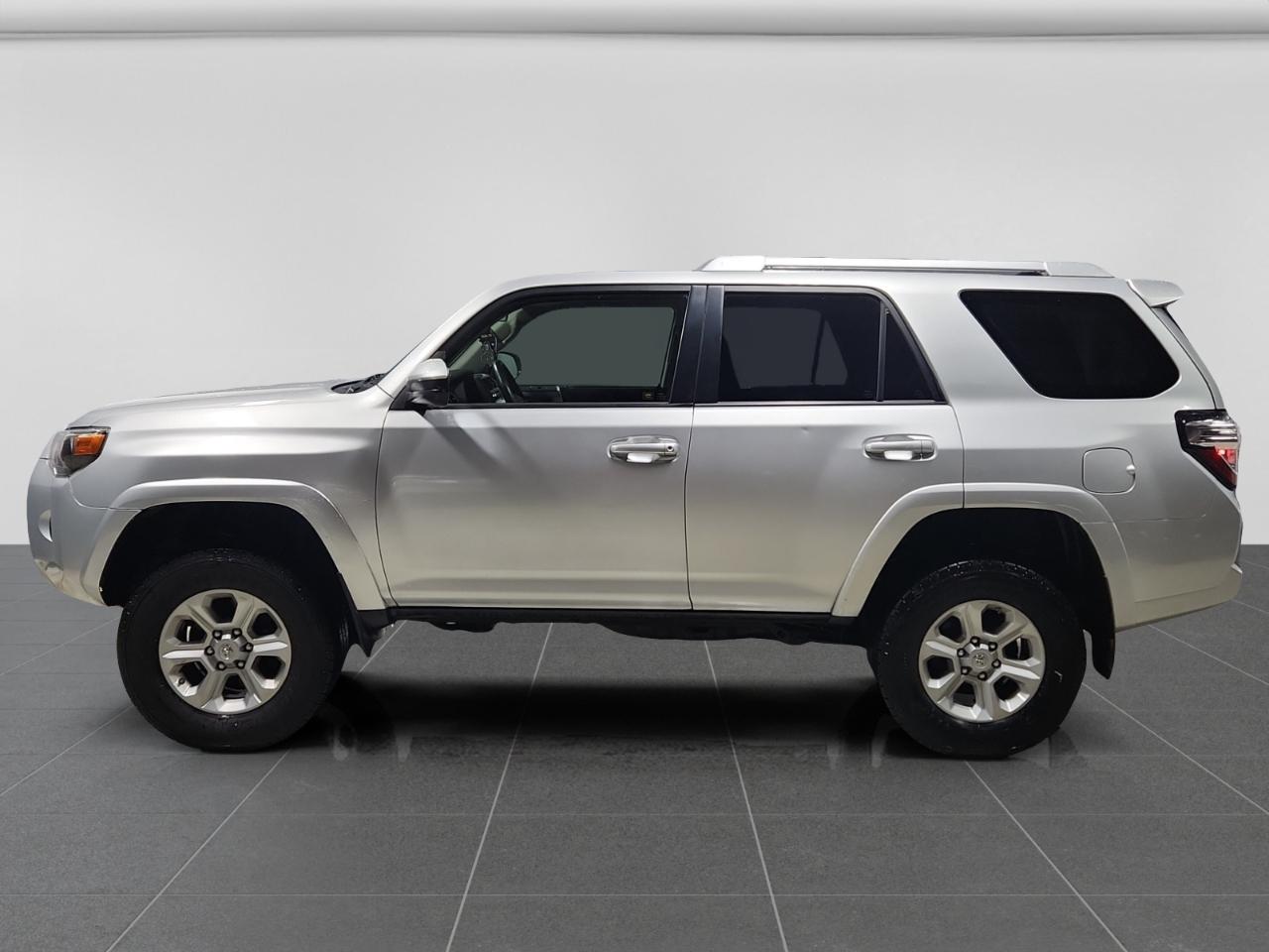 Toyota 4Runner SR5 4WD 2017
