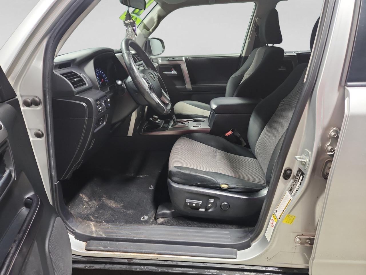 Toyota 4Runner SR5 4WD 2017