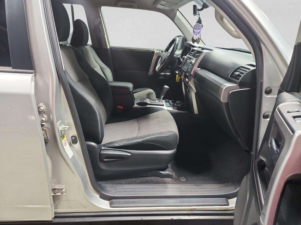 Toyota 4Runner SR5 4WD 2017