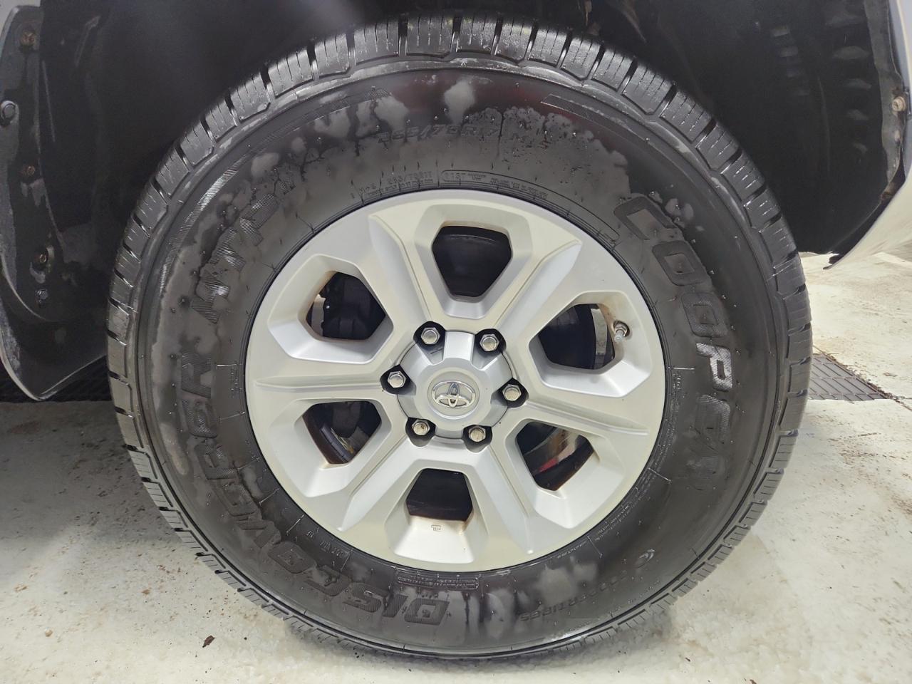 Toyota 4Runner SR5 4WD 2017