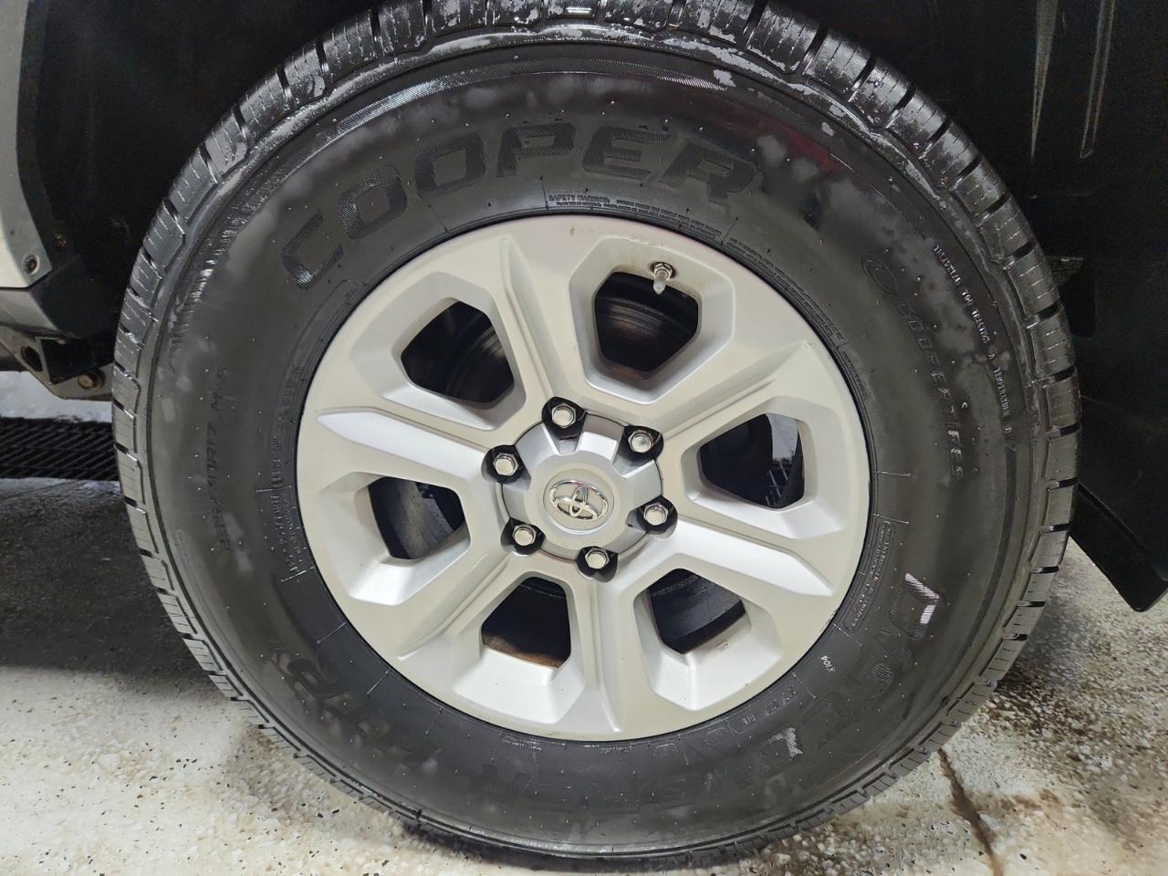 Toyota 4Runner SR5 4WD 2017