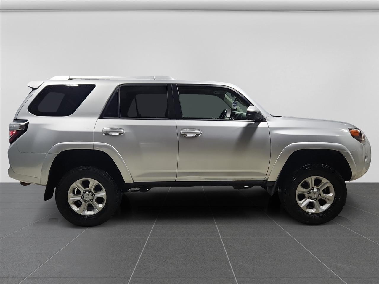 Toyota 4Runner SR5 4WD 2017