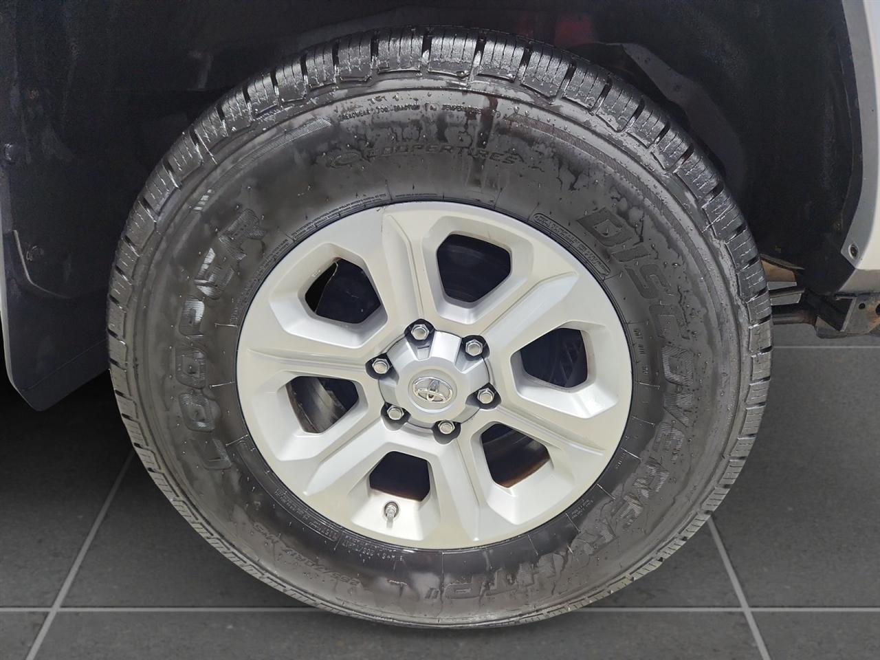 Toyota 4Runner SR5 4WD 2017