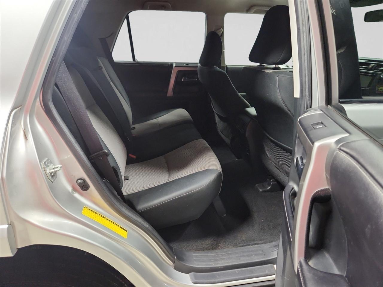 Toyota 4Runner SR5 4WD 2017