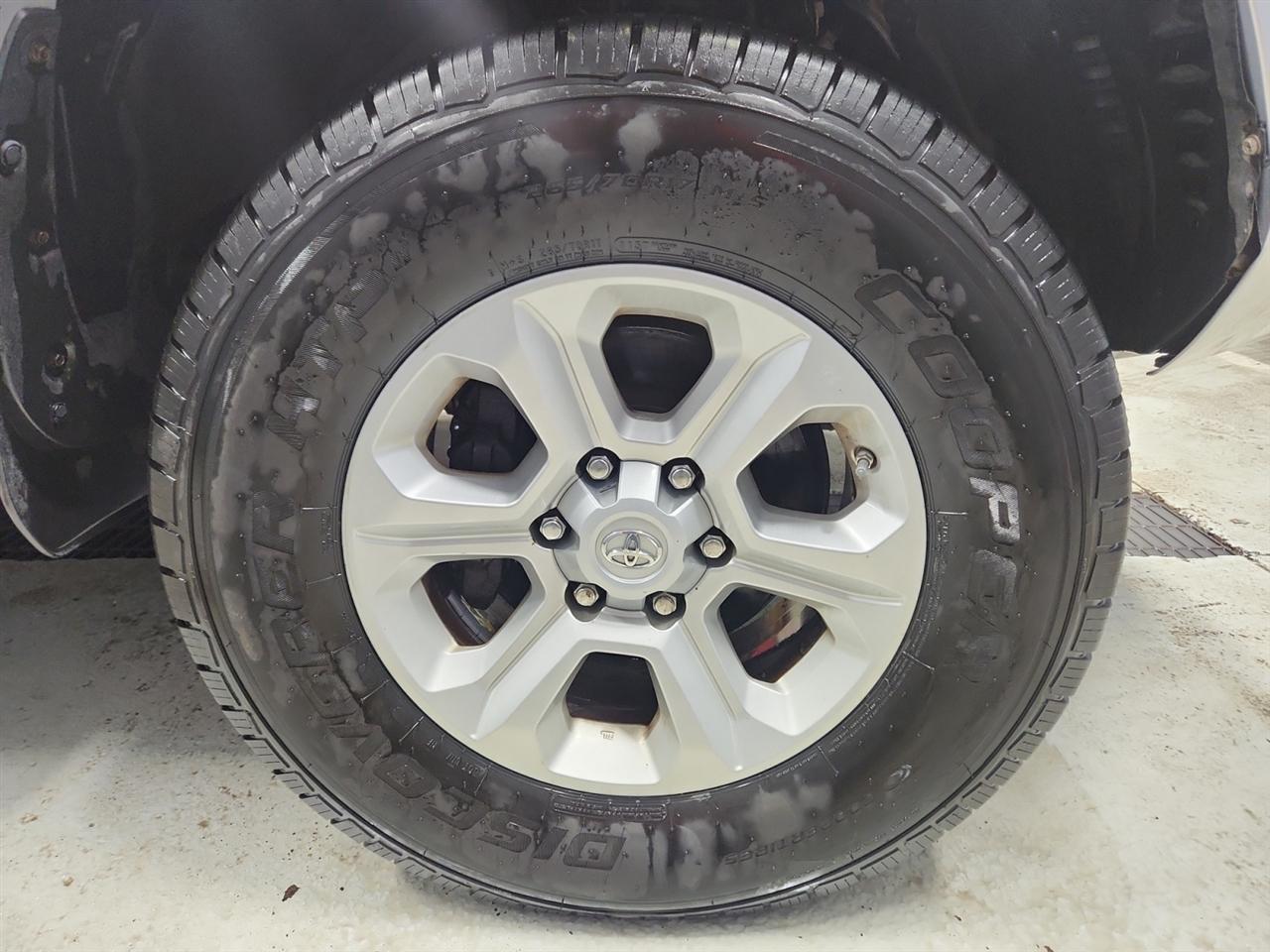 Toyota 4Runner SR5 4WD 2017