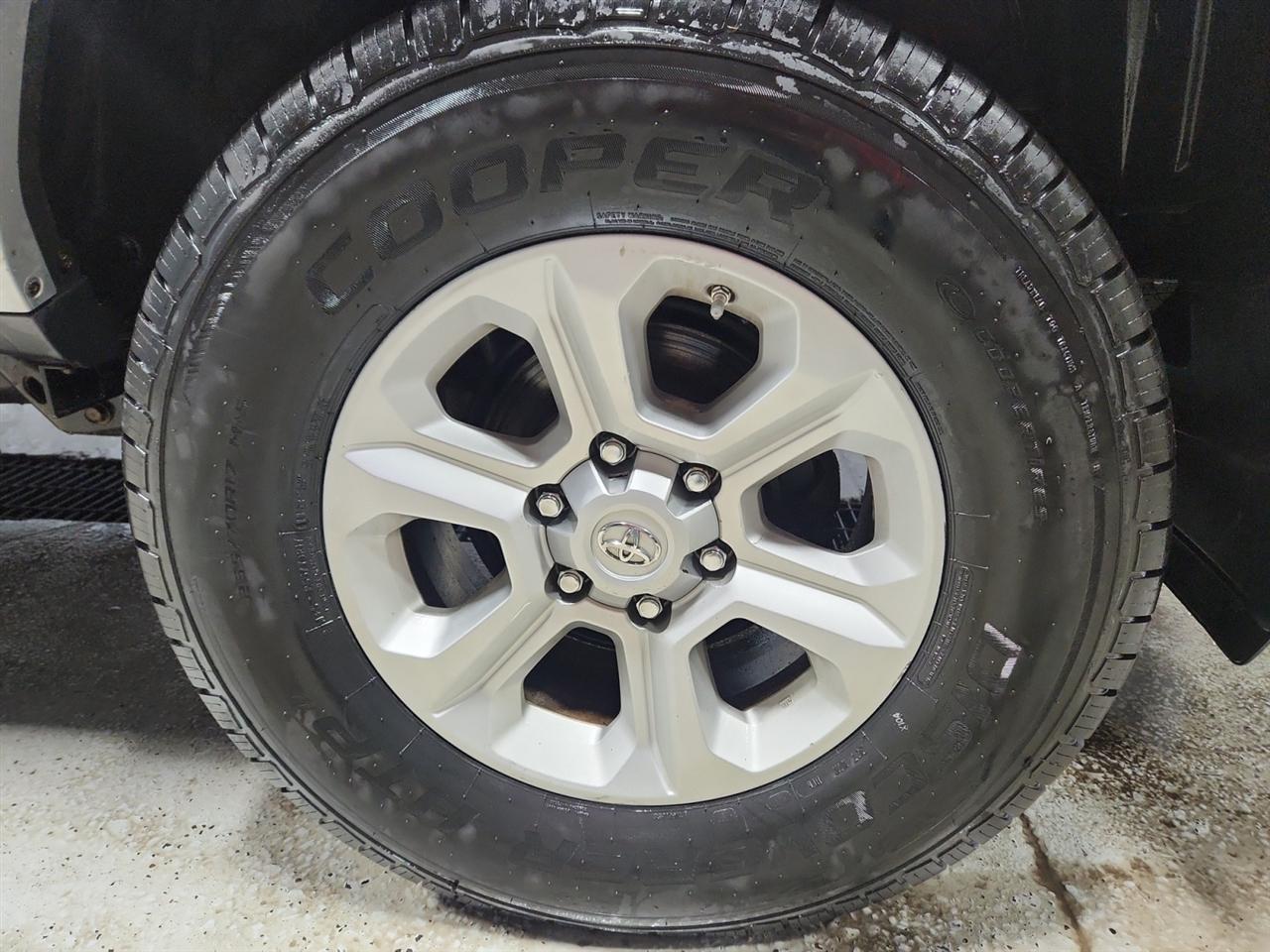 Toyota 4Runner SR5 4WD 2017