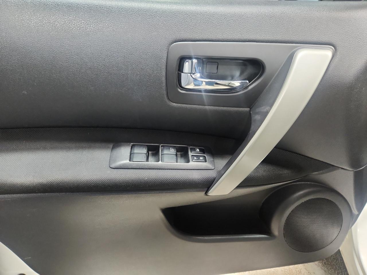 Nissan Rogue SV AWD 2013