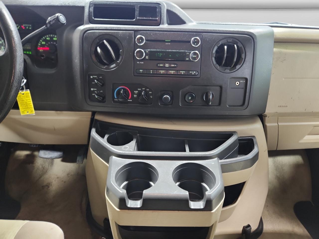 Ford Econoline E-350 XLT Super Duty Extended 2011