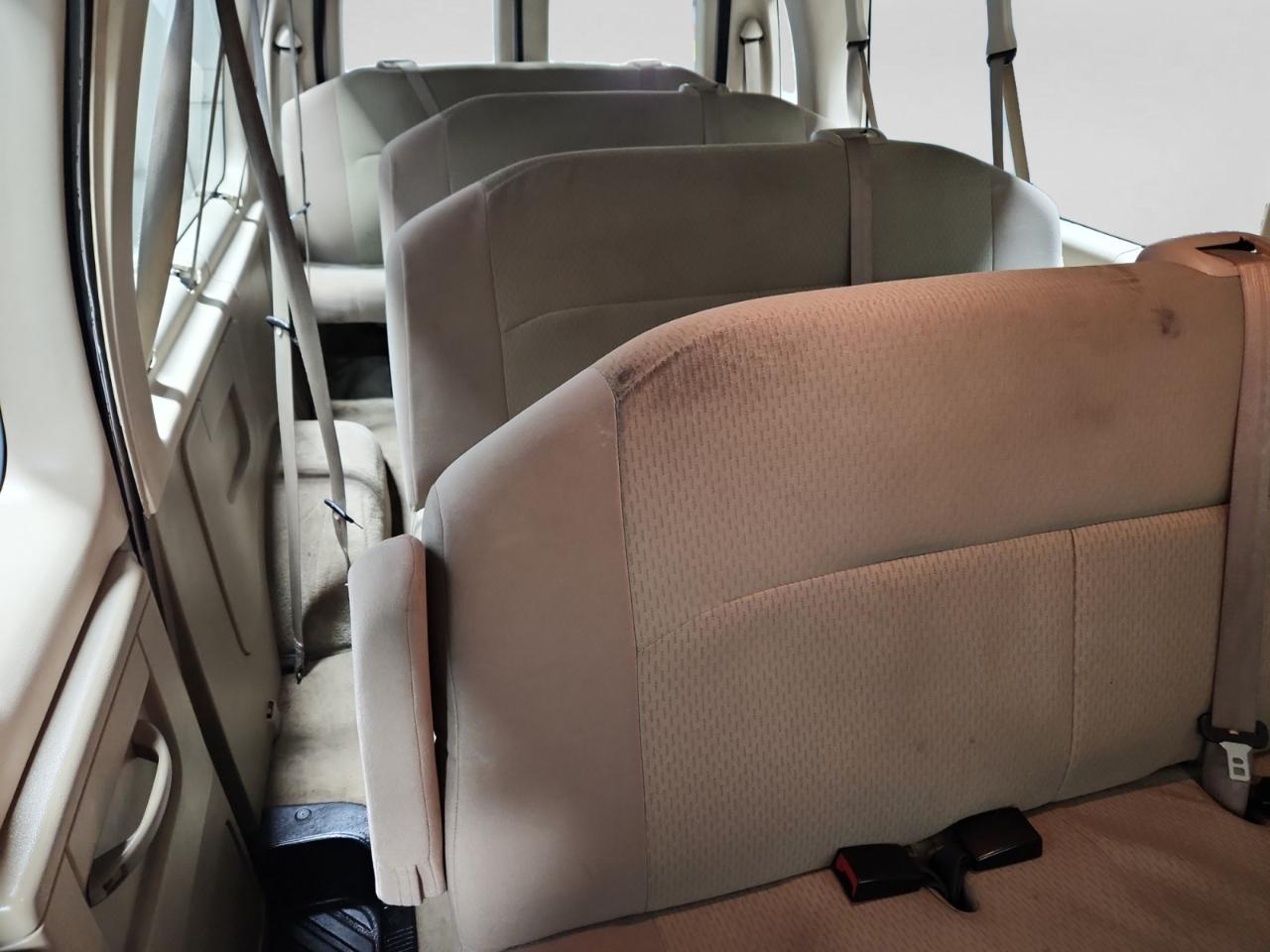 Ford Econoline E-350 XLT Super Duty Extended 2011