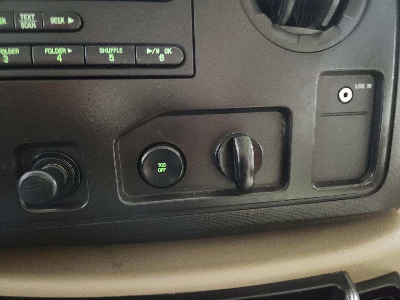 Ford Econoline E-350 XLT Super Duty Extended 2011