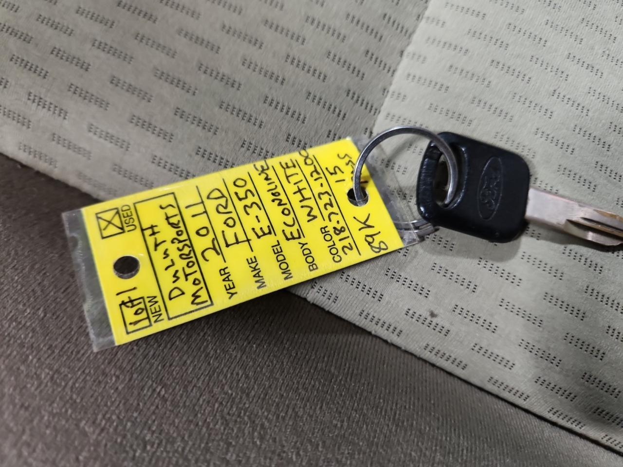 Ford Econoline E-350 XLT Super Duty Extended 2011