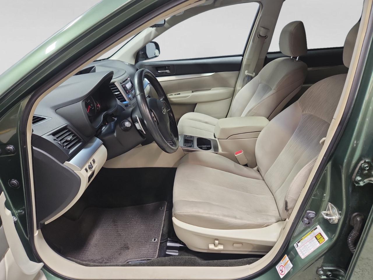 Subaru Outback 2.5i Premium 2013