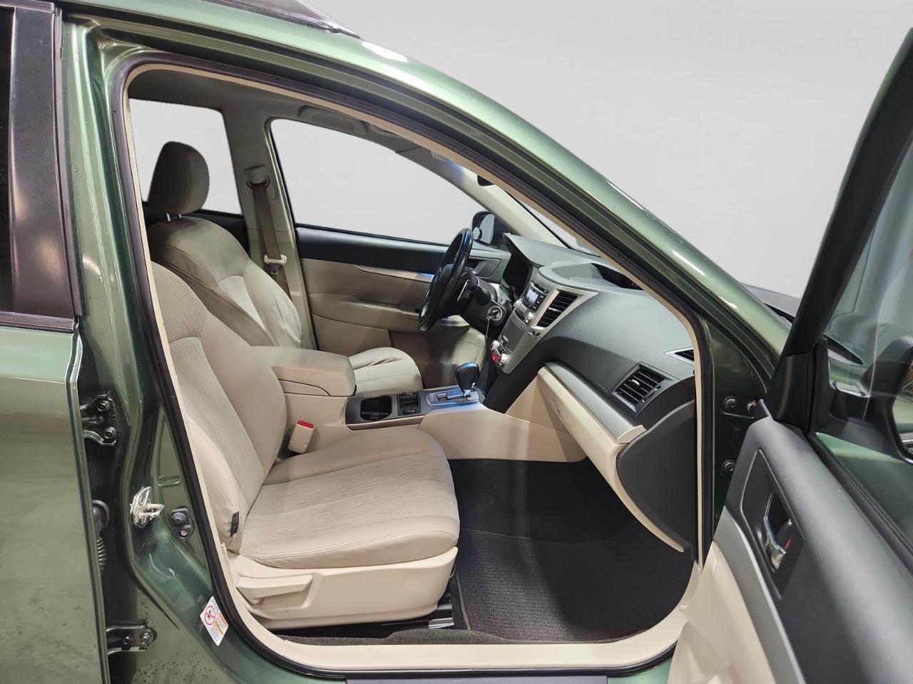 Subaru Outback 2.5i Premium 2013