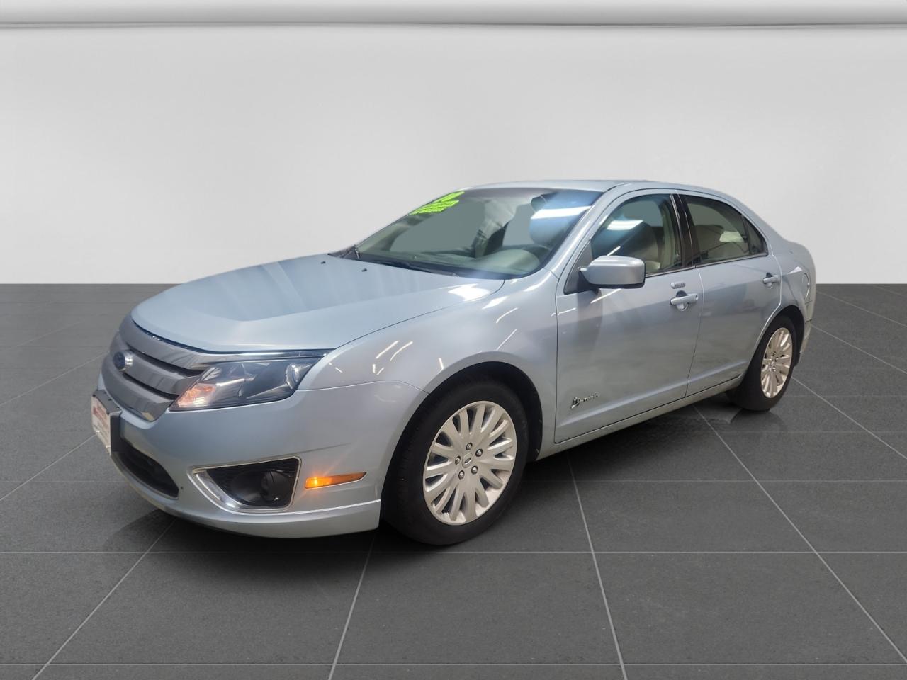 Ford Fusion Hybrid Sedan 2010