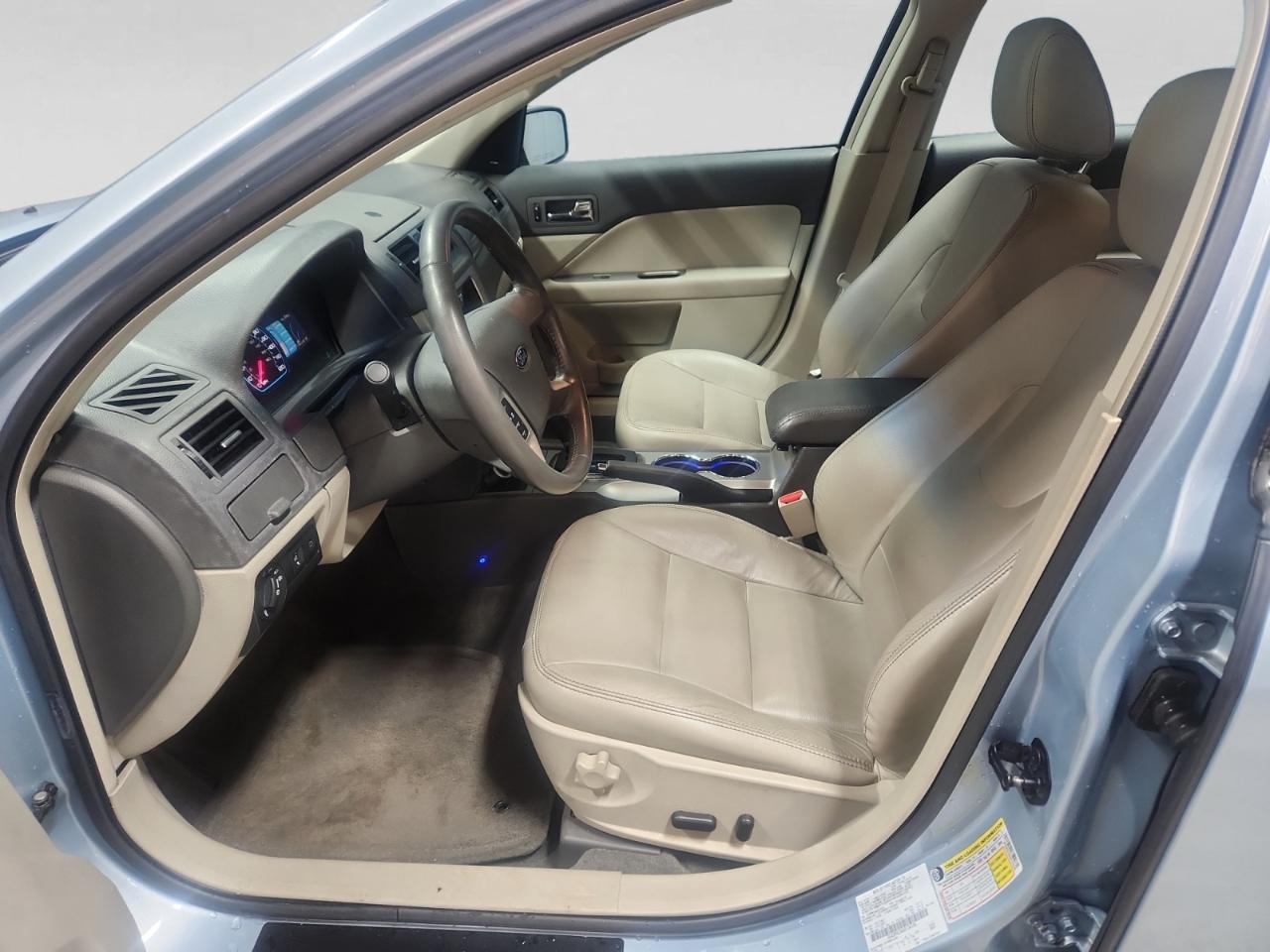 Ford Fusion Hybrid Sedan 2010