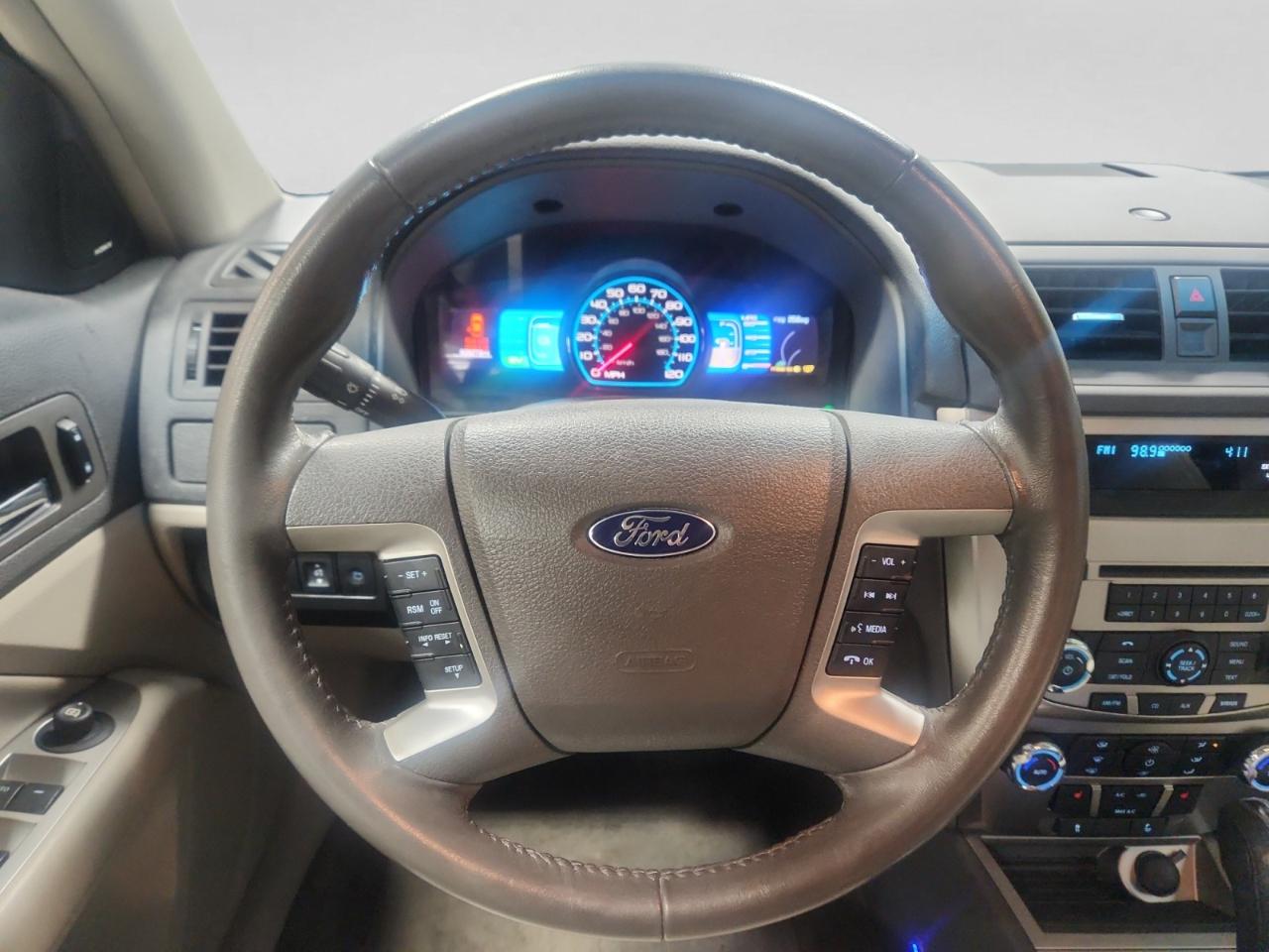 Ford Fusion Hybrid Sedan 2010
