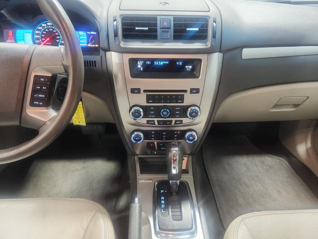 Ford Fusion Hybrid Sedan 2010