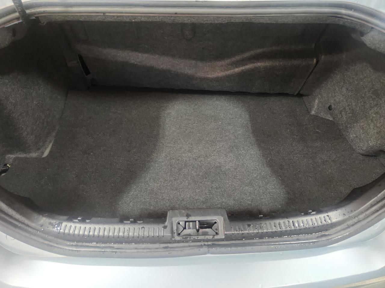 Ford Fusion Hybrid Sedan 2010
