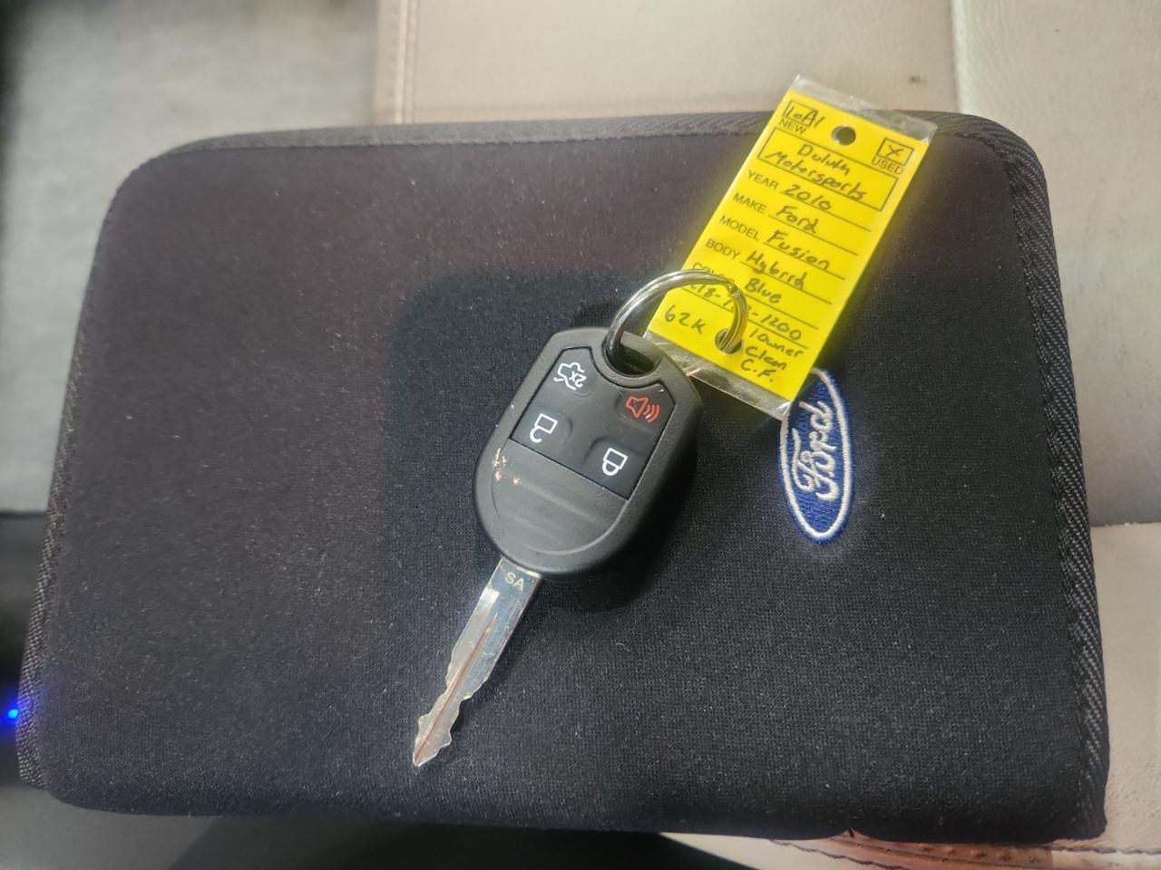 Ford Fusion Hybrid Sedan 2010