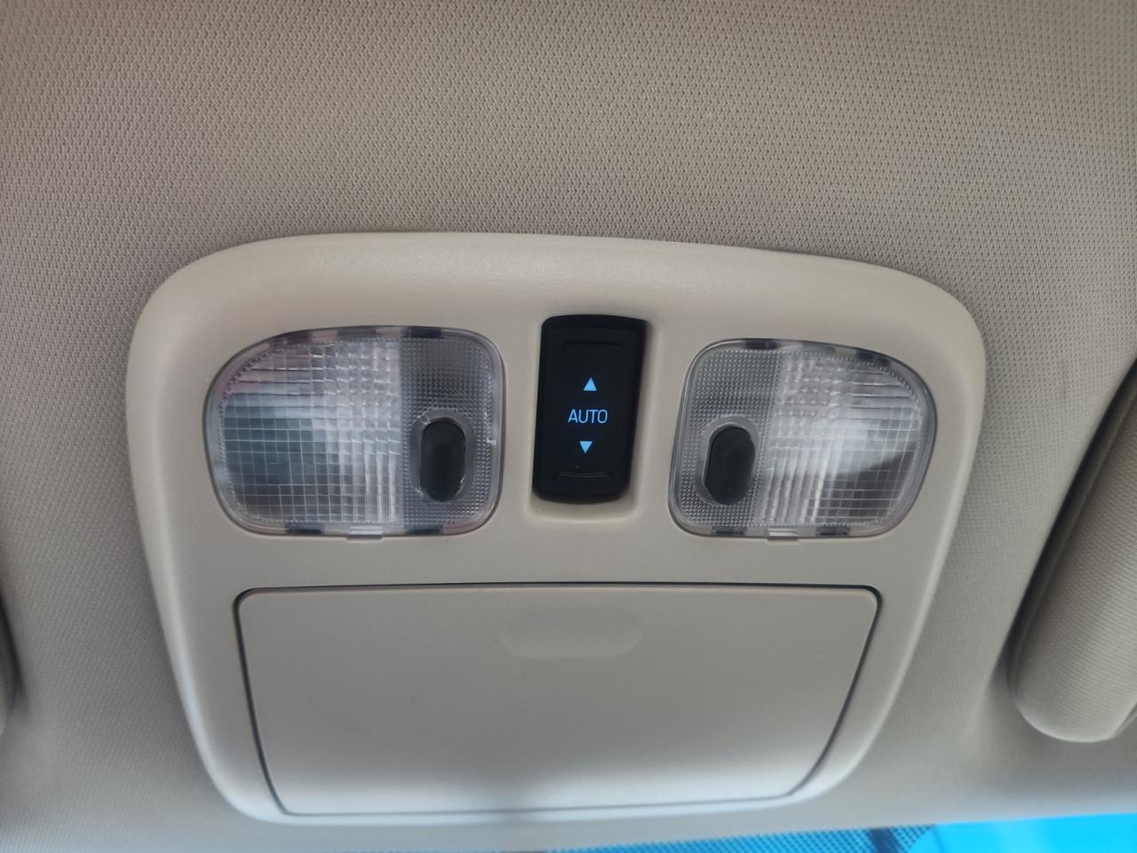 Ford Fusion Hybrid Sedan 2010