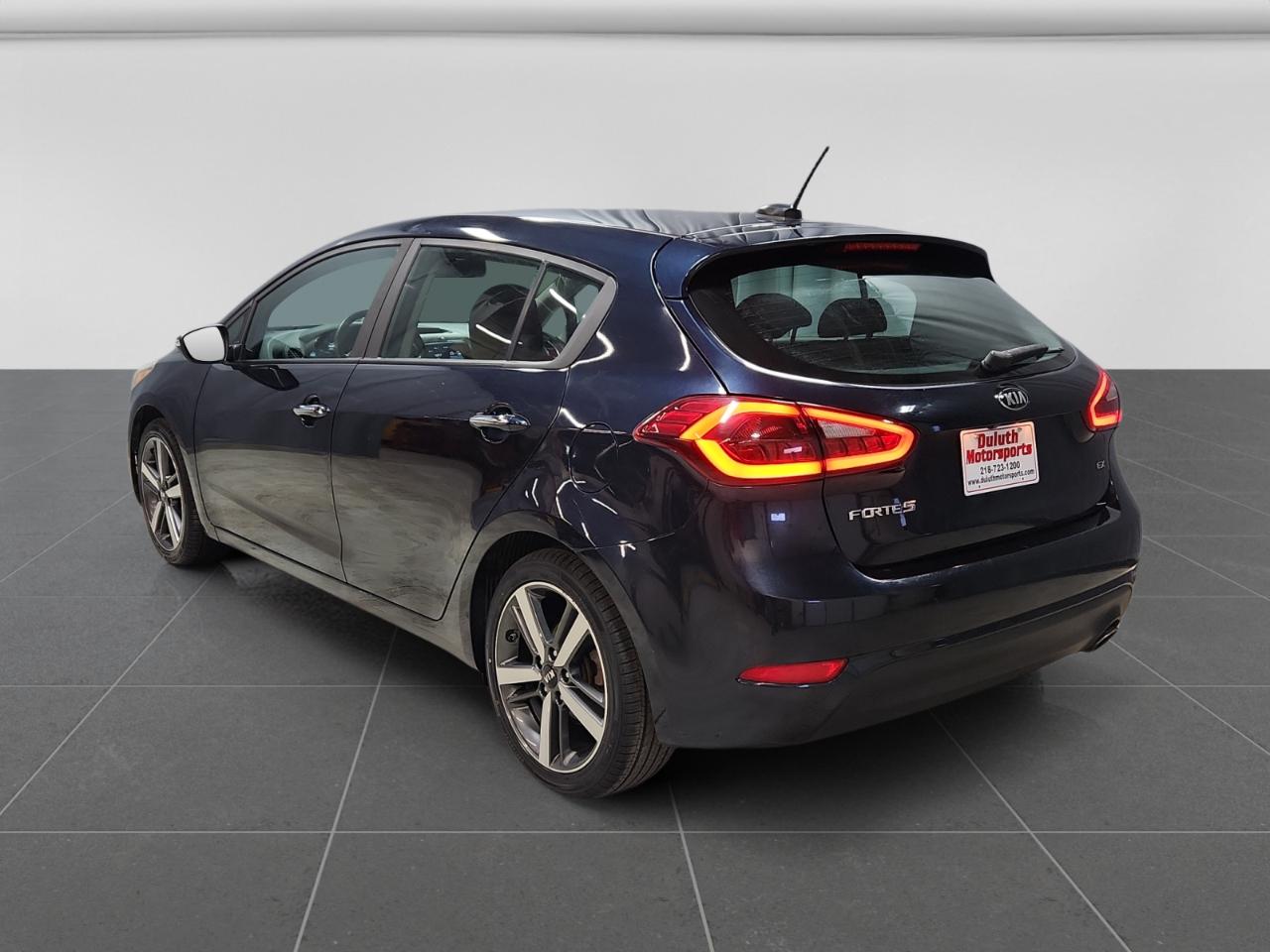 Kia Forte 5-Door EX 2017