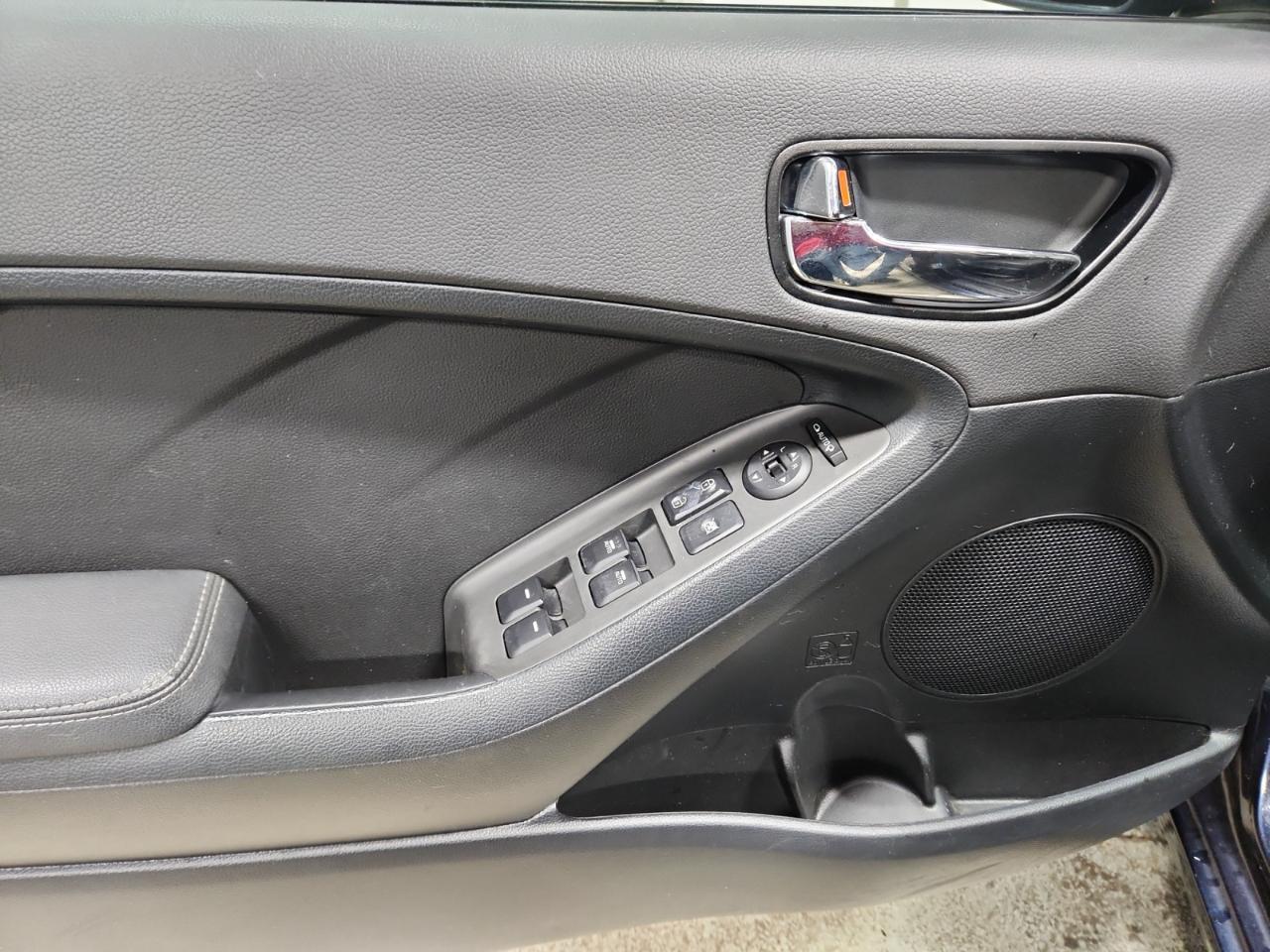 Kia Forte 5-Door EX 2017