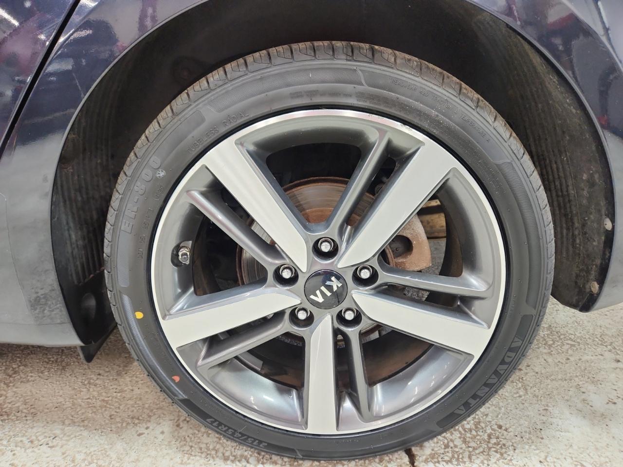 Kia Forte 5-Door EX 2017
