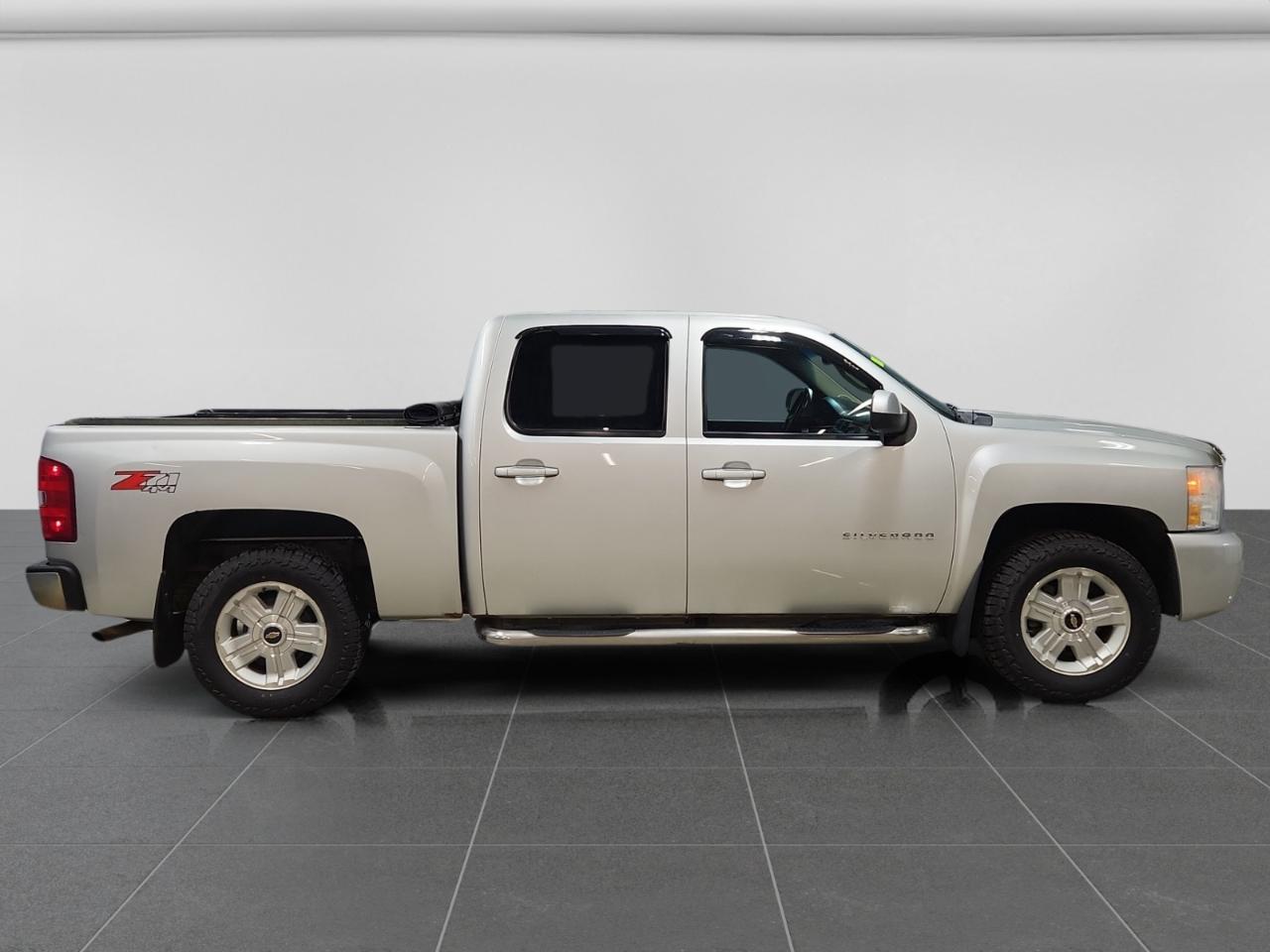 Chevrolet Silverado 1500 LTZ Crew Cab 4WD 2011