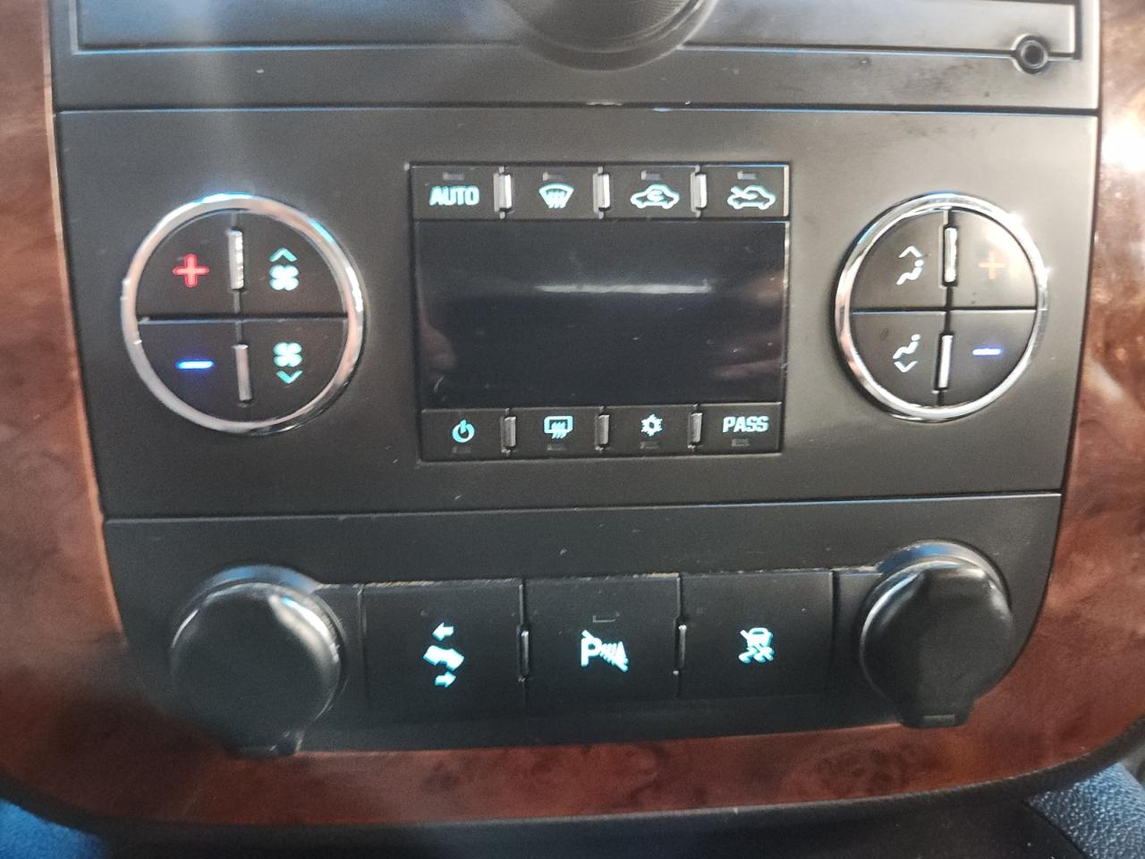 Chevrolet Silverado 1500 LTZ Crew Cab 4WD 2011