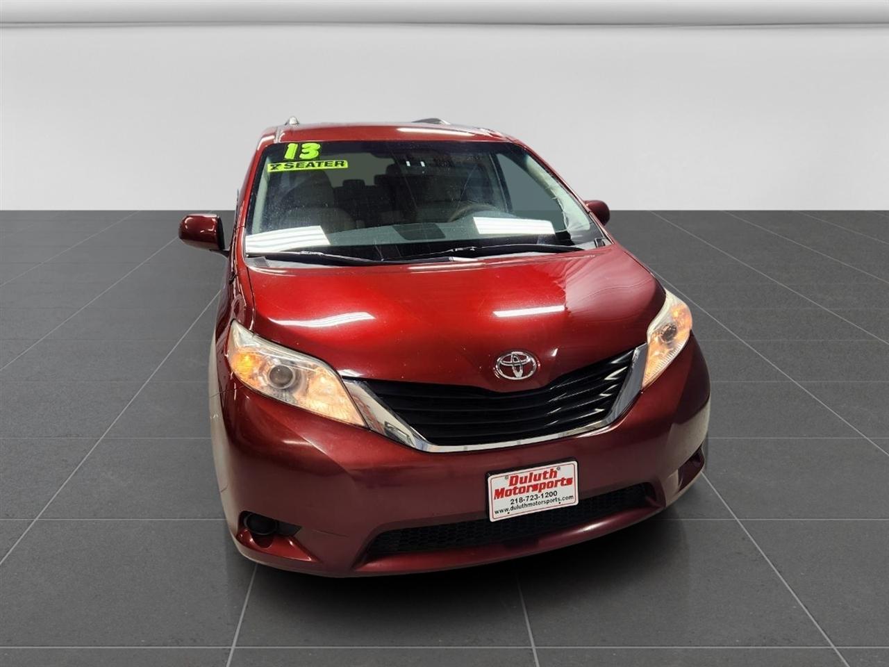 Toyota Sienna LE FWD 8-Passenger V6 2013