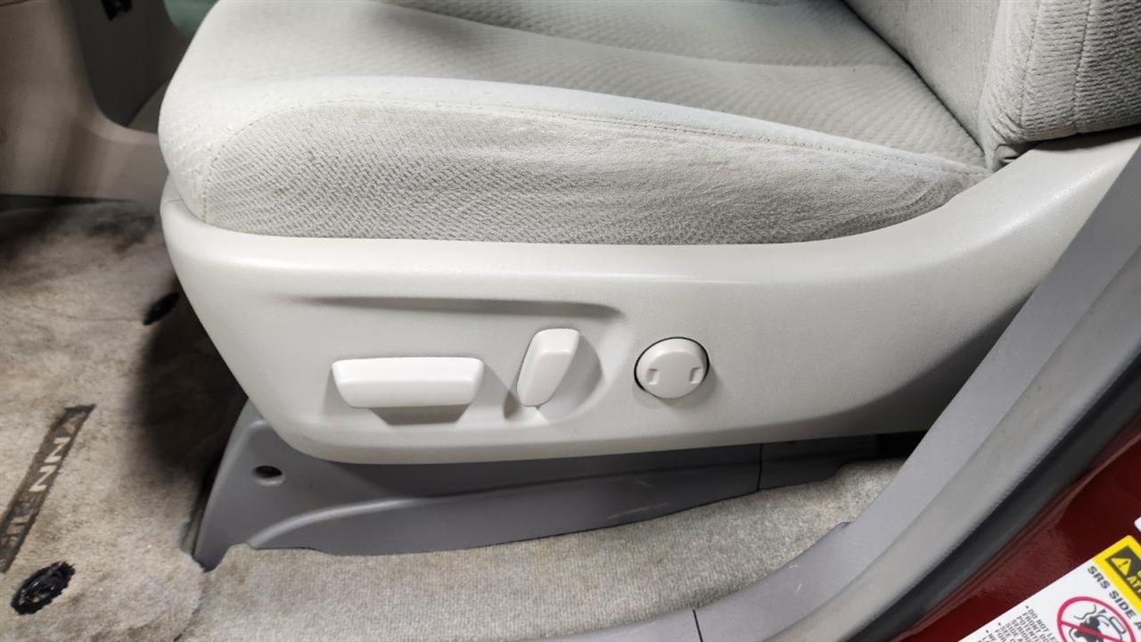 Toyota Sienna LE FWD 8-Passenger V6 2013