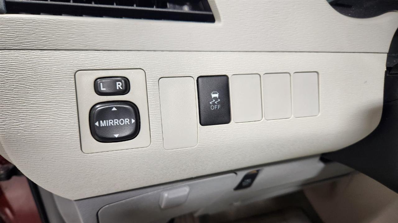 Toyota Sienna LE FWD 8-Passenger V6 2013
