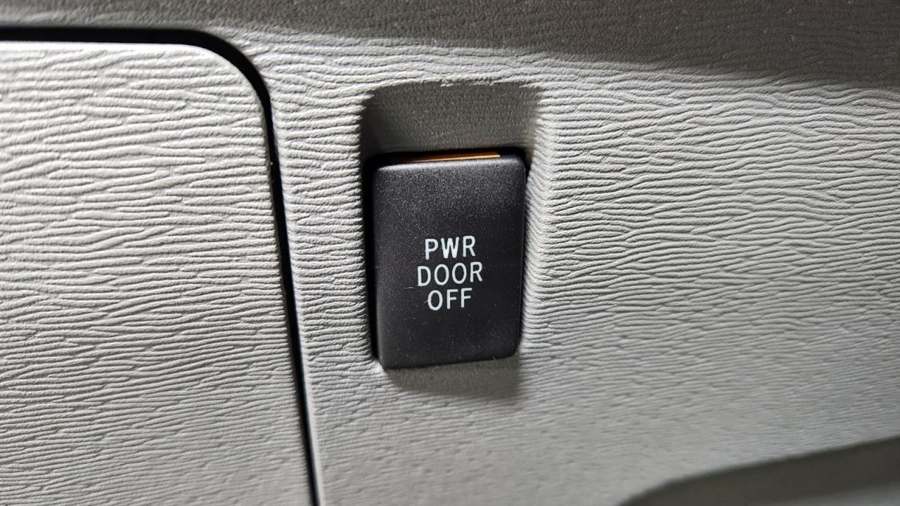 Toyota Sienna LE FWD 8-Passenger V6 2013