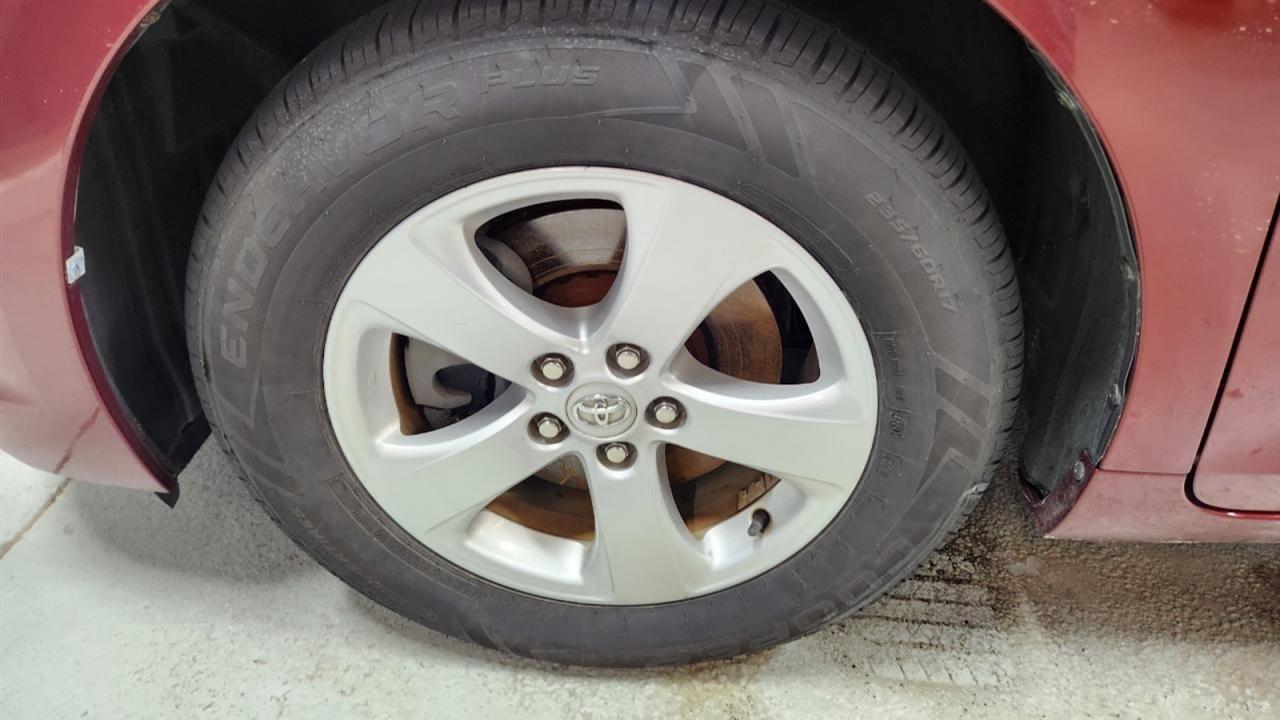 Toyota Sienna LE FWD 8-Passenger V6 2013