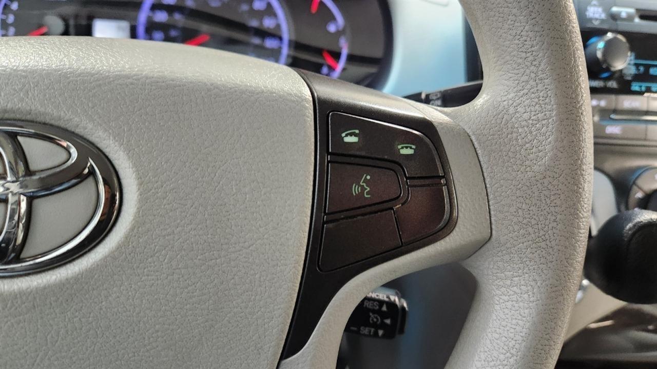 Toyota Sienna LE FWD 8-Passenger V6 2013