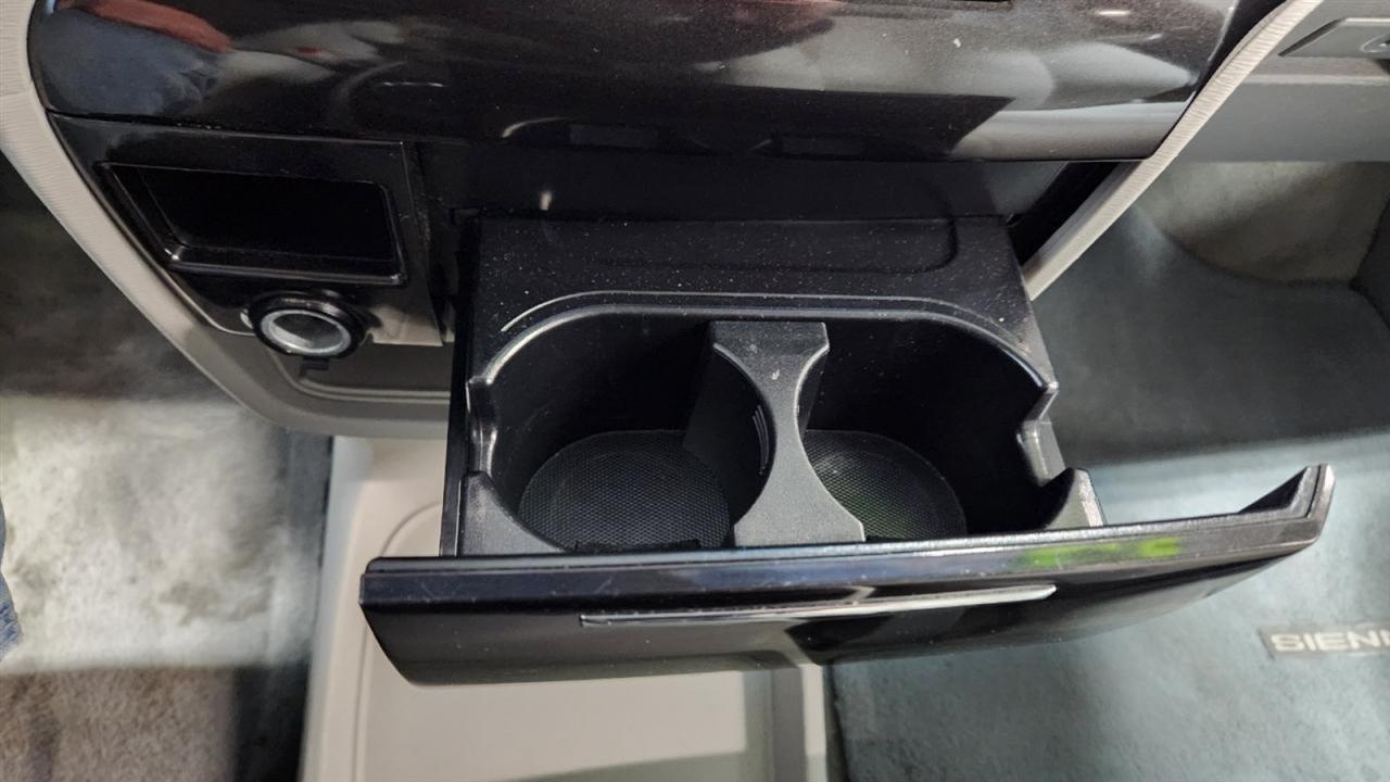 Toyota Sienna LE FWD 8-Passenger V6 2013